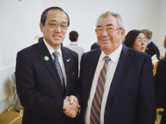 Treharris Councillor meets the Mayor of Hiroshima at a Peace event in Manchester