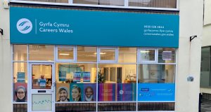 Kickstart your career with an EE apprenticeship